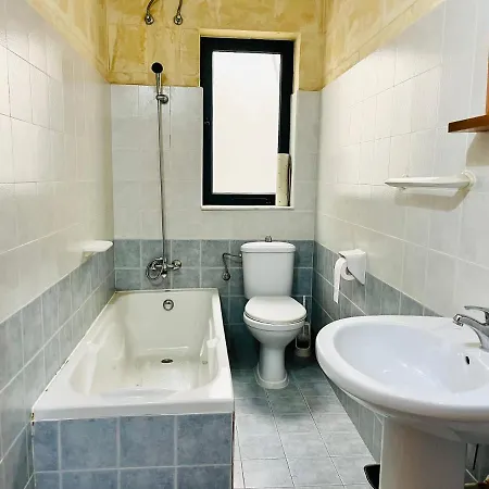 Ta' Guza Farmhouse Villa *