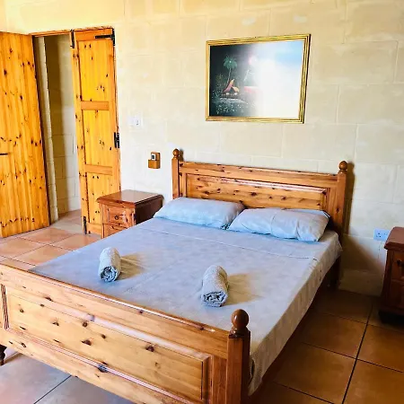 Ta' Guza Farmhouse Villa