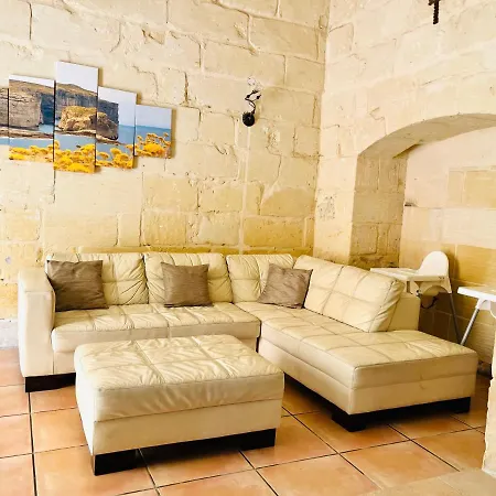 Ta' Guza Farmhouse *