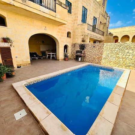 فيلة Ta' Guza Farmhouse *
